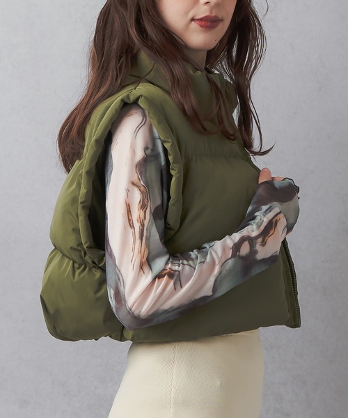 Lull（ルル）の「【Lull / ルル】 中綿ショートダウンベスト（ベスト・レディース・アイボリー/ブルー/オリーブ/ブラック/グレイッシュベージュ/スモークピンク・ONESIZE）」の20枚目の写真