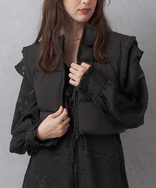 Lull（ルル）の「【Lull / ルル】 中綿ショートダウンベスト（ベスト・レディース・アイボリー/ブルー/オリーブ/ブラック/グレイッシュベージュ/スモークピンク・ONESIZE）」の12枚目の写真