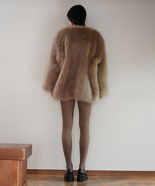 CLANE（クラネ）の「NO COLLAR VOLUME ECO FUR COAT（ノーカラーコート・レディース・ベージュ/アイボリー・1/2）」の11枚目の写真