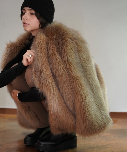 CLANE（クラネ）の「NO COLLAR VOLUME ECO FUR COAT（ノーカラーコート・レディース・ベージュ/アイボリー・1/2）」の14枚目の写真
