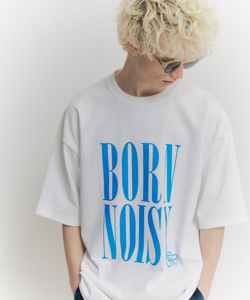 NOISE MAKER(ノイズメーカー)の「BORN NOISYプリントTシャツ(Tシャツ/カットソー・メンズ・ブラック/ホワイト・M/XL/L)」の1枚目の写真