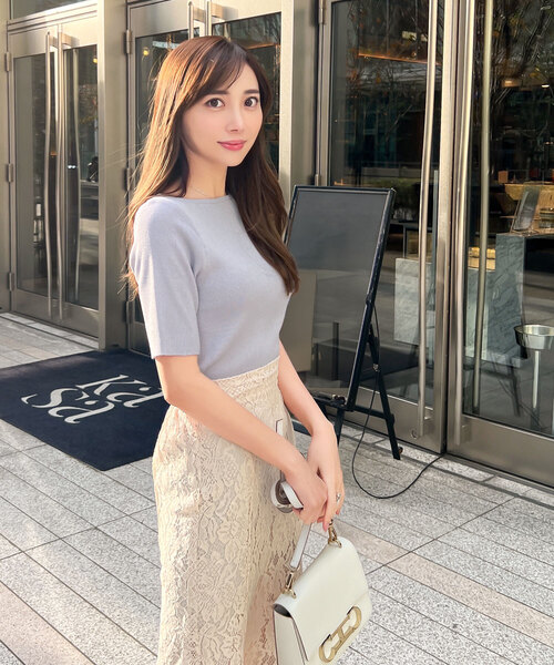 KOBE LETTUCE（コウベレタス）の「[ 岡部あゆみさんコラボ ]　選べるネック5分袖ショート丈細リブニットトップス（ニット/セーター・レディース・ネイビー/ブラック/ホワイト系/ブラック系/ブラウン系/ネイビー系/パープル系/オフホワイト/ライトパープル/モカ・F）」の10枚目の写真