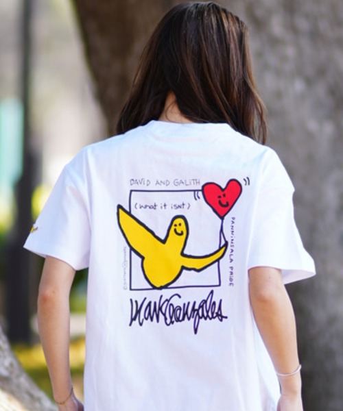 (What it isNt)ART BY MARKGONZALES(ワットイットイズント)の「【ムラサキスポーツ限定】(What it isNt)ART BY MARKGONZALES/ワット イット イズント マークゴンザレス Tシャツ オーバーサイズ 2H7-14550(Tシャツ/カットソー・レディース・ホワイト/ライトカーキ/ブラック・M/L)」の2枚目の写真