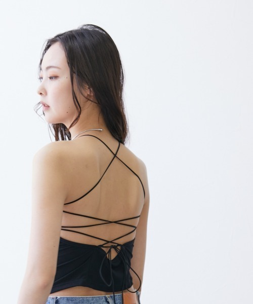 QFORON（キュフォロン）の「バック編み上げデザインカップ付きキャミソール（キャミソール・レディース・ブラック/ホワイト・M）」の11枚目の写真