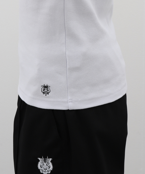 Evisen Skateboards(エビセンスケートボード)の「EVISEN x 高田音楽制作事務所 TORA EVI TANK TOP(タンクトップ・メンズ・ホワイト・MEDIUM/LARGE)」の9枚目の写真