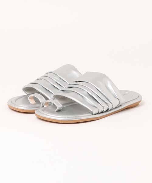 Ritzy(リッツィー)の「シャーリングベルト フラットサンダル(サンダル・レディース・ベージュ/ホワイト/ブラック/シルバー・23.5/24/22.5/23/24.5)」の14枚目の写真