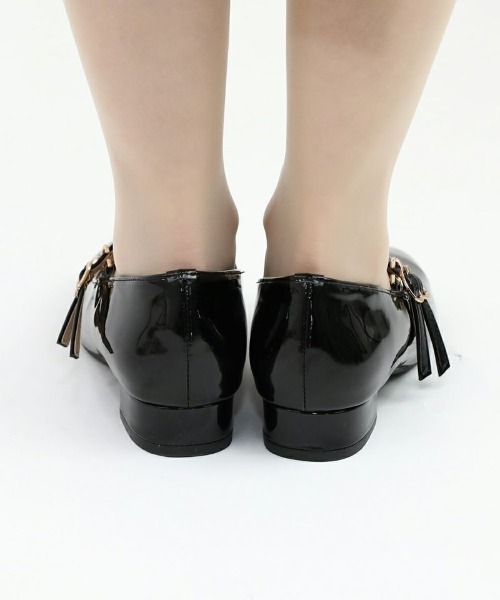 F i.n.t（フィント）の「ダブルストラップスクエアトゥパンプス/F&A/fint（パンプス・レディース・レッド/ブラック/アイボリー・S/M/L）」の16枚目の写真