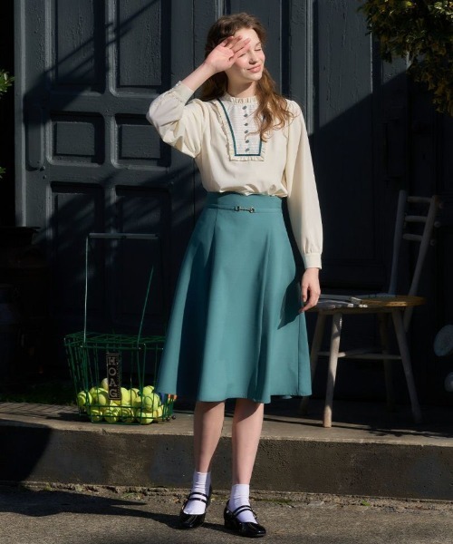 F i.n.t（フィント）の「ダブルストラップスクエアトゥパンプス/F&A/fint（パンプス・レディース・レッド/ブラック/アイボリー・S/M/L）」の18枚目の写真