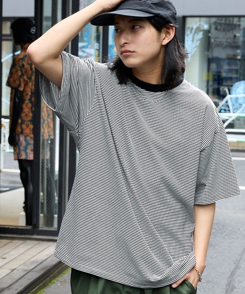 MONO-MART(モノマート)の「ドローコード オーバーサイズボーダー半袖リンガーTシャツ(Tシャツ/カットソー・レディース・レッド/ブラック/ネイビー/ホワイト/ブラウン系/チャコール/グリーン系/ブラック系/サックスブルー・XL/L/M/S)」の15枚目の写真