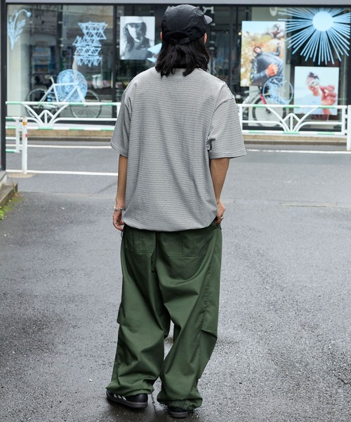 MONO-MART(モノマート)の「ドローコード オーバーサイズボーダー半袖リンガーTシャツ(Tシャツ/カットソー・レディース・レッド/ブラック/ネイビー/ホワイト/ブラウン系/チャコール/グリーン系/ブラック系/サックスブルー・XL/L/M/S)」の20枚目の写真