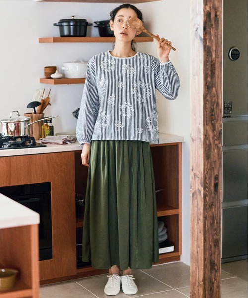 and myera(アンド マイラ)の「and myera そよぐスカート(スカート・レディース・カーキ/チャコール/シルバーグレー・X-LARGE/LARGE/MEDIUM/SMALL)」の4枚目の写真