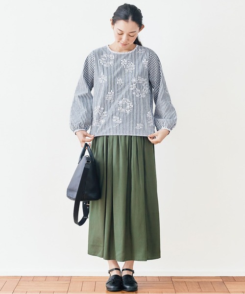 and myera(アンド マイラ)の「and myera そよぐスカート(スカート・レディース・カーキ/チャコール/シルバーグレー・X-LARGE/LARGE/MEDIUM/SMALL)」の14枚目の写真