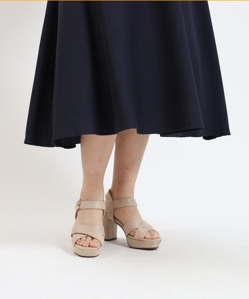 ASTORIA ODIER（アストリアオディール）の「厚底クロスサンダル（サンダル・レディース・ブラック/ベージュ/ゴールド/アイボリー・MEDIUM/LARGE/SMALL）」の16枚目の写真