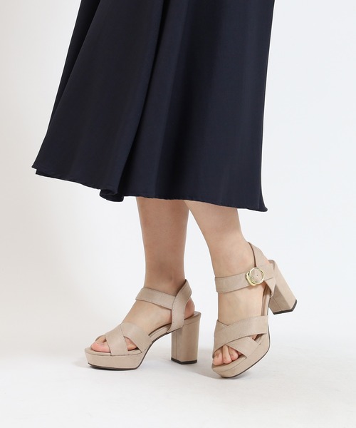 ASTORIA ODIER（アストリアオディール）の「厚底クロスサンダル（サンダル・レディース・ブラック/ベージュ/ゴールド/アイボリー・MEDIUM/LARGE/SMALL）」の17枚目の写真