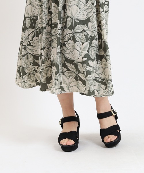 ASTORIA ODIER（アストリアオディール）の「厚底クロスサンダル（サンダル・レディース・ブラック/ベージュ/ゴールド/アイボリー・MEDIUM/LARGE/SMALL）」の20枚目の写真