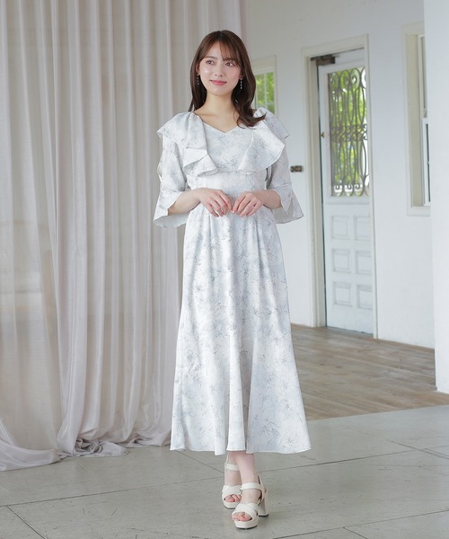 ASTORIA ODIER（アストリアオディール）の「厚底クロスサンダル（サンダル・レディース・ブラック/ベージュ/ゴールド/アイボリー・MEDIUM/LARGE/SMALL）」の8枚目の写真