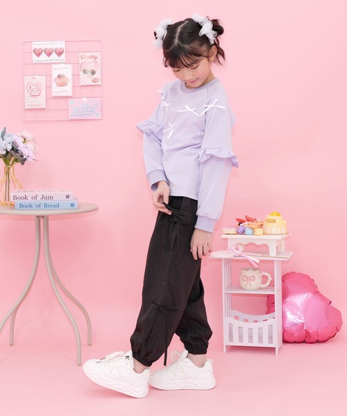 Bee des Bee（ビーデスビー）の「サイドリボンカーゴパンツ（カーゴパンツ・キッズ・ラベンダー/ピンク/ブラック/ダークカーキ/ライトブルー・130cm/120cm/110cm/100cm/150cm/140cm/160cm/170cm）」の7枚目の写真