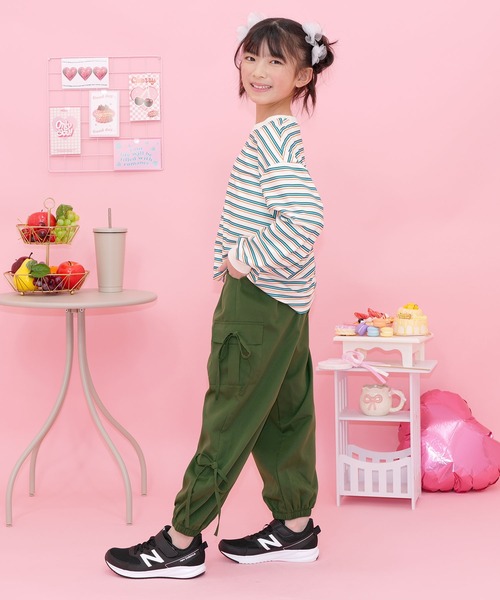 Bee des Bee（ビーデスビー）の「サイドリボンカーゴパンツ（カーゴパンツ・キッズ・ラベンダー/ピンク/ブラック/ダークカーキ/ライトブルー・130cm/120cm/110cm/100cm/150cm/140cm/160cm/170cm）」の12枚目の写真
