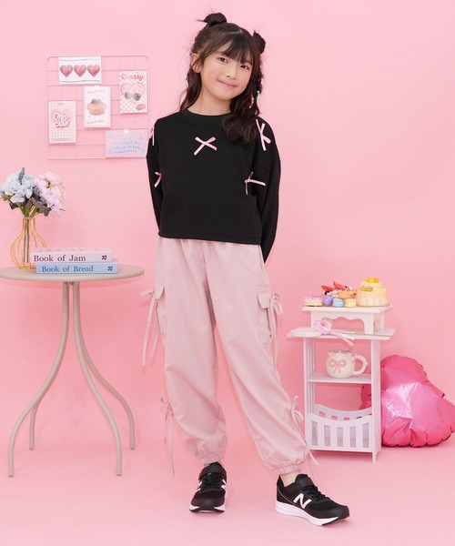 Bee des Bee（ビーデスビー）の「サイドリボンカーゴパンツ（カーゴパンツ・キッズ・ラベンダー/ピンク/ブラック/ダークカーキ/ライトブルー・130cm/120cm/110cm/100cm/150cm/140cm/160cm/170cm）」の19枚目の写真