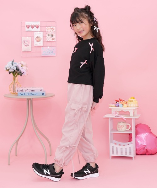 Bee des Bee（ビーデスビー）の「サイドリボンカーゴパンツ（カーゴパンツ・キッズ・ラベンダー/ピンク/ブラック/ダークカーキ/ライトブルー・130cm/120cm/110cm/100cm/150cm/140cm/160cm/170cm）」の20枚目の写真