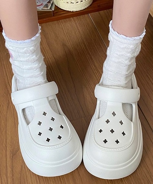 shopnikoniko(ショップニコニコ)の「パンチング ボリューム 厚底EVAサンダル(サンダル・レディース・ブラック/ホワイト・L/M/S)」の5枚目の写真