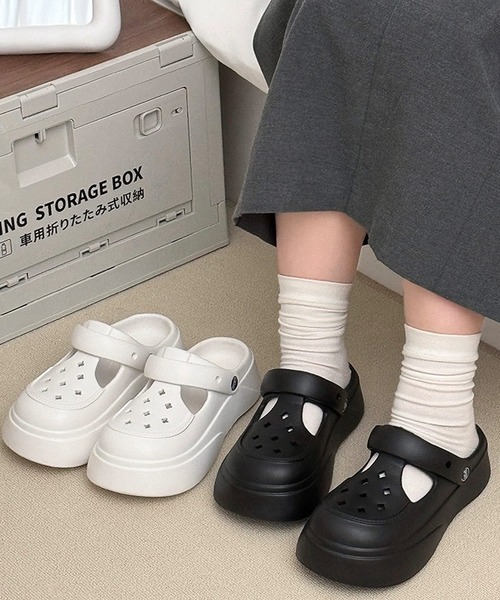 shopnikoniko(ショップニコニコ)の「パンチング ボリューム 厚底EVAサンダル(サンダル・レディース・ブラック/ホワイト・L/M/S)」の3枚目の写真