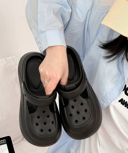 shopnikoniko(ショップニコニコ)の「パンチング ボリューム 厚底EVAサンダル(サンダル・レディース・ブラック/ホワイト・L/M/S)」の20枚目の写真