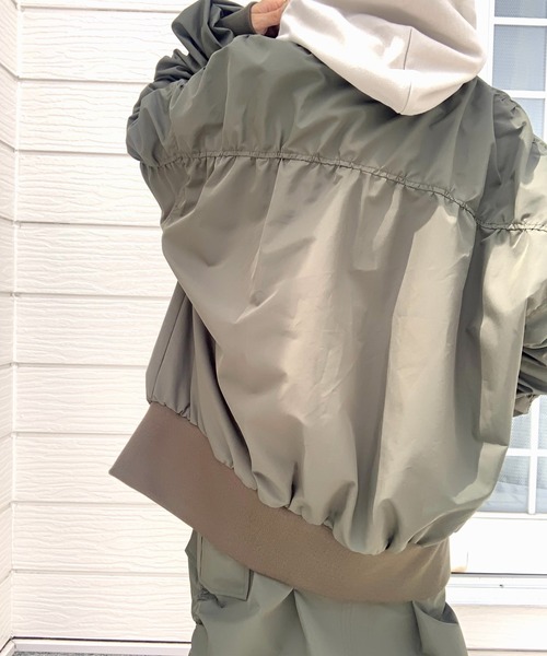 Q（キュー）の「MA-1 ギャザーブルゾン（MA-1・レディース・カーキ/ブラック・MEDIUM）」の22枚目の写真