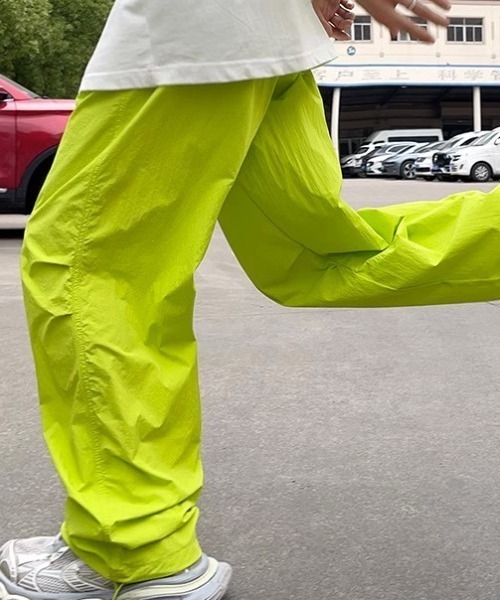 Teem Store（チームストア）の「カラフル ドロスト ナイロン タックパンツ（その他パンツ・レディース・ブラック/ブルー/グリーン/イエロー・S/M/L）」の7枚目の写真