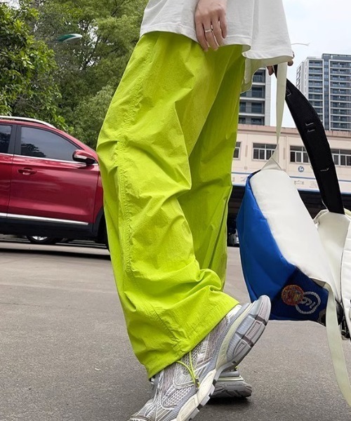 Teem Store（チームストア）の「カラフル ドロスト ナイロン タックパンツ（その他パンツ・レディース・ブラック/ブルー/グリーン/イエロー・S/M/L）」の5枚目の写真