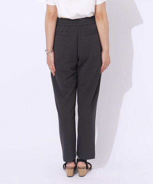 SHOO・LA・RUE（シューラルー）の「◆【高レビュー/S-LL/洗濯後シワになりにくい】スマートに見えるイージーパンツ（その他パンツ・レディース・ブラック/ベージュ/オレンジ/ブルーグリーン/グレー系その他・02/01/04/03）」の14枚目の写真