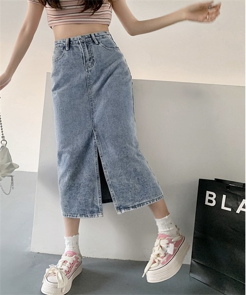 FREE STYLISTS(フリー スタイリスト)の「フロントスリットデニムスカート(スカート・レディース・ブラック/ブルー・S/M/L/XL)」の2枚目の写真
