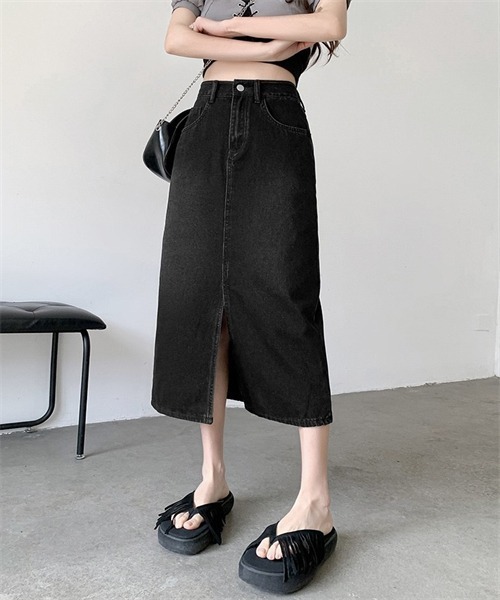 FREE STYLISTS(フリー スタイリスト)の「フロントスリットデニムスカート(スカート・レディース・ブラック/ブルー・S/M/L/XL)」の1枚目の写真