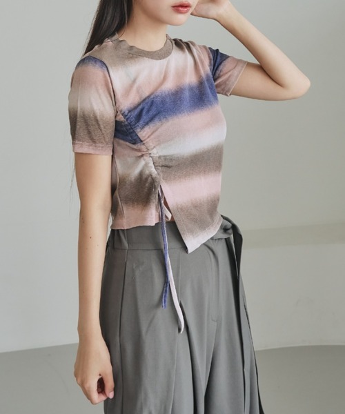 nemne store(ネンネストア)の「《unnome》グラデーションギャザーTシャツ(Tシャツ/カットソー・レディース・カーキ/ブラック/ピンク・フリー)」の3枚目の写真