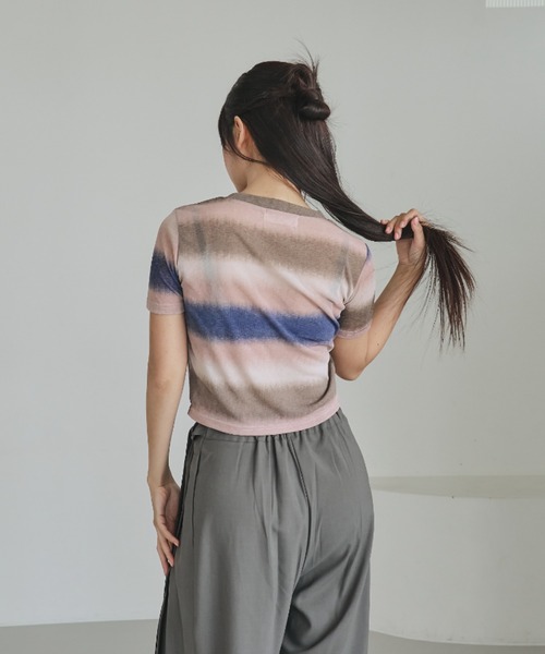 nemne store(ネンネストア)の「《unnome》グラデーションギャザーTシャツ(Tシャツ/カットソー・レディース・カーキ/ブラック/ピンク・フリー)」の16枚目の写真