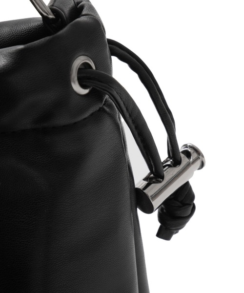 WEGO（ウィゴー）の「WEGO/チャーム付きハトメリボンショルダー（ショルダーバッグ・レディース・ブラウン/ブラック系2/ブラック/ライトインディゴブルー・FREE）」の22枚目の写真