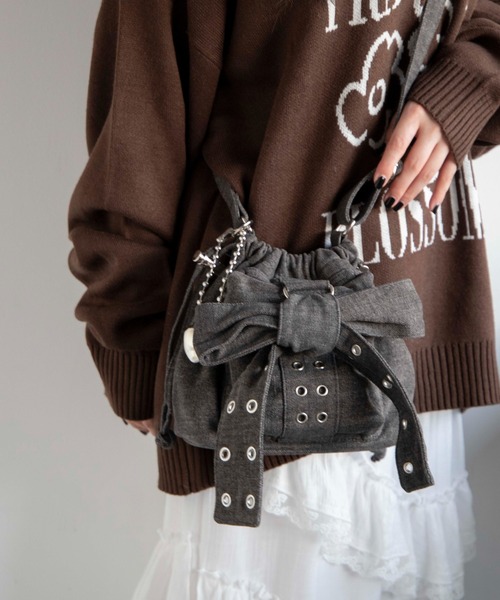 WEGO（ウィゴー）の「WEGO/チャーム付きハトメリボンショルダー（ショルダーバッグ・レディース・ブラウン/ブラック系2/ブラック/ライトインディゴブルー・FREE）」の8枚目の写真