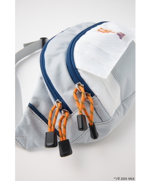 MOUSSY(マウジー)の「MLB WAIST ポーチ(ポーチ・レディース・ライトグレー/ネイビー・FREE)」の12枚目の写真