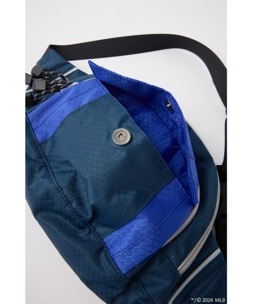 MOUSSY(マウジー)の「MLB WAIST ポーチ(ポーチ・レディース・ライトグレー/ネイビー・FREE)」の6枚目の写真