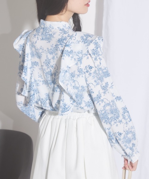 ZOZO限定】ラッフルフリル付きパール釦トワルドジューイ柄