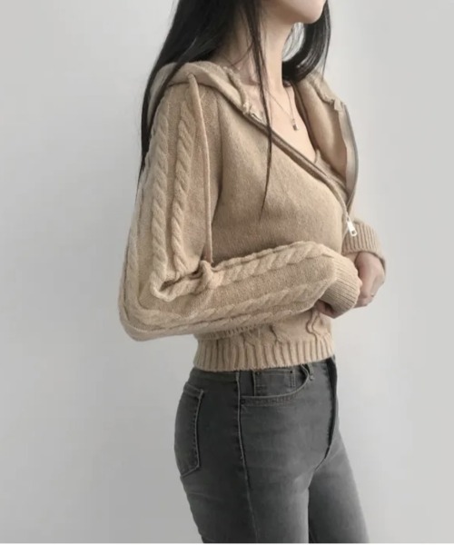 gossip!ロサンゼルス(ゴシップロサンゼルス)の「Y2K フード付ショート丈ニットトップス+キャミソール 2点セット(ニット/セーター・レディース・ブラウン/オフホワイト/ブラック・FREE)」の17枚目の写真