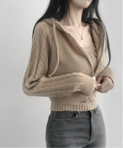 gossip!ロサンゼルス(ゴシップロサンゼルス)の「Y2K フード付ショート丈ニットトップス+キャミソール 2点セット(ニット/セーター・レディース・ブラウン/オフホワイト/ブラック・FREE)」の20枚目の写真