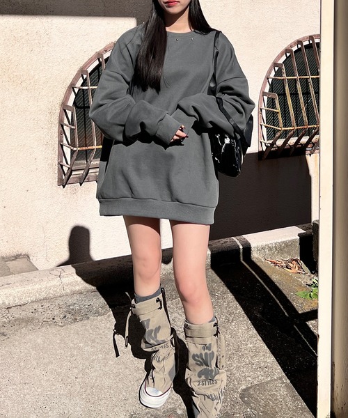 Figments（フィグメンツ）の「ラウンドスタッズスカルスウェット（スウェット・レディース・スミクロ・FREE）」の2枚目の写真