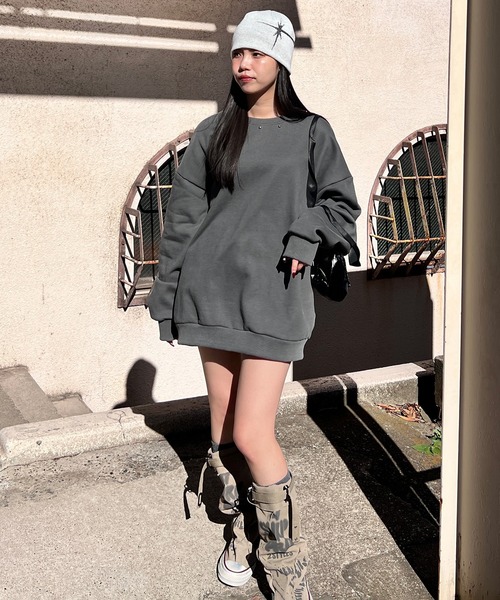 Figments（フィグメンツ）の「ラウンドスタッズスカルスウェット（スウェット・レディース・スミクロ・FREE）」の3枚目の写真