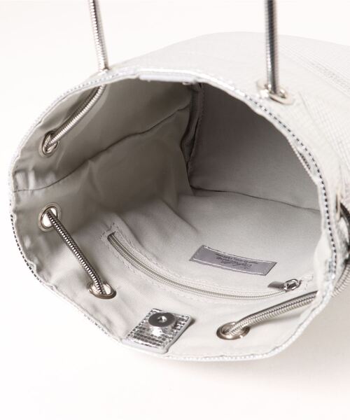 cache cache(カシュ カシュ)の「【cache cache】スネークチェーンメタリックミニバッグ 結婚式 二次会 パーティー フォーマル オケージョン(ハンドバッグ・レディース・シルバー/ブラック/ゴールド・FREE)」の11枚目の写真