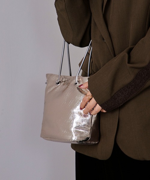 cache cache(カシュ カシュ)の「【cache cache】スネークチェーンメタリックミニバッグ 結婚式 二次会 パーティー フォーマル オケージョン(ハンドバッグ・レディース・シルバー/ブラック/ゴールド・FREE)」の17枚目の写真