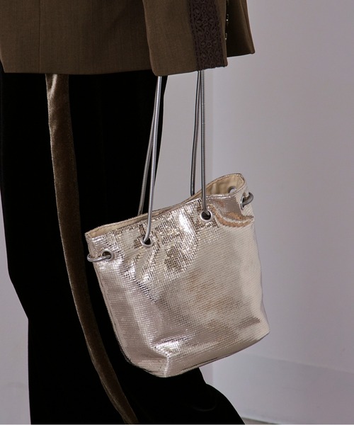 cache cache(カシュ カシュ)の「【cache cache】スネークチェーンメタリックミニバッグ 結婚式 二次会 パーティー フォーマル オケージョン(ハンドバッグ・レディース・シルバー/ブラック/ゴールド・FREE)」の16枚目の写真