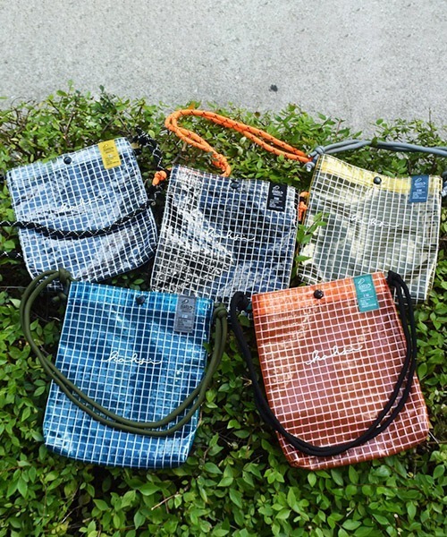 マルチポケットサコッシュ（ショルダーバッグ）｜KAKSI（カクシ）の