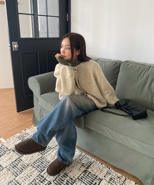by muni:r(バイ ムニール)の「ウッドボタンポケットニットカーディガン(ニット/セーター・レディース・オートミール/ブラウン/チャコール・FREE)」の14枚目の写真