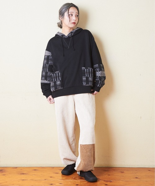 CUBE SUGAR（キューブシュガー）の「スウェット×ジャガードプルオーバーパーカー（パーカー・レディース・ブラック/カーキ/ナチュラル/ネイビー・M）」の8枚目の写真